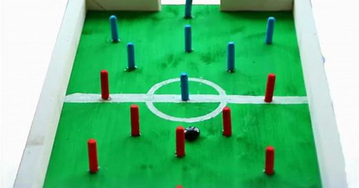 Vidéo bricolage : créez un mini baby-foot en bois