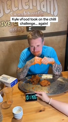 Kyle vs Food took on our Chilli Challenge, 1 person 60 mins, 2 people 20 mins, eat it all with in time limits to win £100 cash ... #foodchallenge #fblifestyle #CattlemansChallenge | Cattlemans Steakhouse