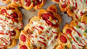 Korean sausage bread (Sausage ppang: 소세지빵)