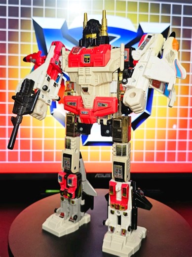 Transformers Superion G1 ✈️ Formado por Silverbolt, Air Raid, Skydive, Fireflight y Slingshot. Cinco Aerialbots… un solo poder. #TransformersG1 #Superion #Aerialbots #Autobots #TransformersVintage