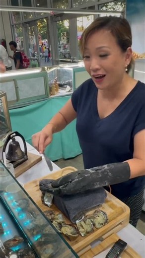 Nobody Expected This Inside the Pearl Oyster… DOUBLE TREASURE! 💎🦪”