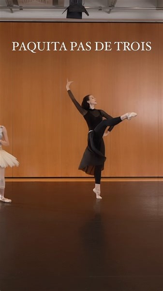 WHO ELSE LOVES TO DANCE? I HEAR MUSIC AND I DANCE ✨ Why do you love to dance? Comment below ❤️ People ask me why I started ballet, music. MUSIC started me to dance. Here I am coaching a variation and while demonstrating the use of head, shoulders and arms, I just feel completely in the movement. The music truly tells you what to do and once you understand how to express yourself both with your body but also share your personality through movement, one can really enjoy their dancing. I adore vari