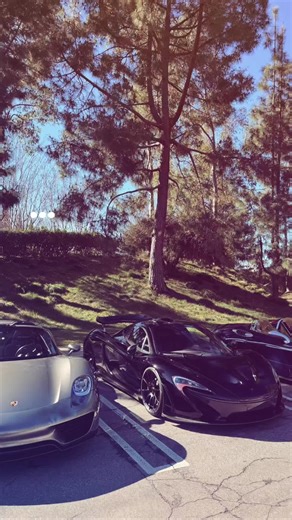 Porsche dan McLaren: Menggali Keindahan Supercar