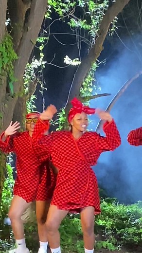 Siji Zuchu Dance Challenge: Ayiii Mama!