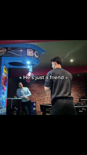 Understanding Red and Green Flags in Relationships