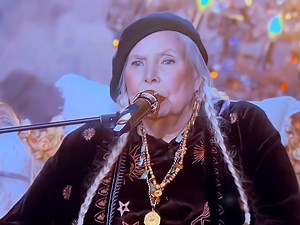 Grammys 2024: Watch Joni Mitchell perform live
