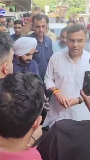 Parvesh Verma Slap Incident, What should be his punishment? #parveshverma #parveshvermaslap