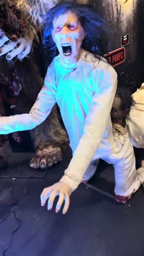 This Animatronic Was NOT Supposed To Move 😳