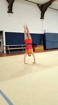 Rolle rückwärts in den Handstand lernen Nancy schönbeck