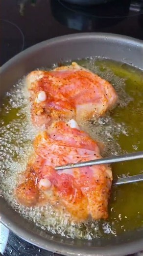 Deep fried chicken thigh #food #foodclips #cooking #chicken