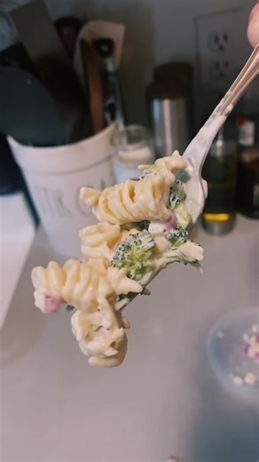 Cheddar Broccoli Pasta Salad Recipe You Can Make at Home