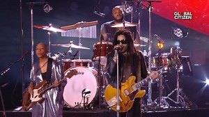 Our new motto when it comes to the fight against climate change? 'It Ain't Over Til It's Over'. Take a minute and watch Lenny Kravitz command the stage at #PowerOurPlanet: Live in Paris. | Global Citizen