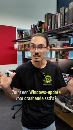 4.7K views · 387 reactions | De afgelopen weken gingen er meerdere berichten rond over een specifieke Windows 11-update. De inmiddels beruchte update in kwestie zou ervoor zorgen dat ssd's crashen en pas weer functioneren na een reboot. In een enkel geval zou zelfs de data op de ssd corrupt zijn geraakt, met dataverlies als gevolg. Maar of het klopt? #tech #tweakers #nieuws #ssd #windows #crash #corrupt | Tweakers | Facebook