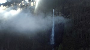 We visited 16 Columbia River Gorge waterfalls — in 1 day: Peak Northwest (video)