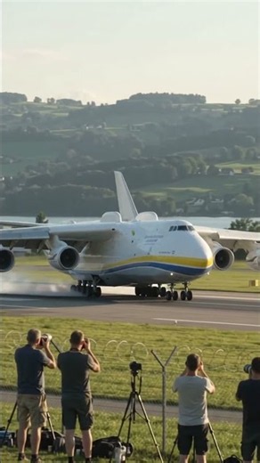 World's Largest Plane Lands! ✈️🤯 #An225 #Aviation #Shorts