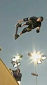 ¡Histórico! TONY HAWK aterriza el 900 en #xgames en 1999 #skateboarding #cortos #deportesextremos