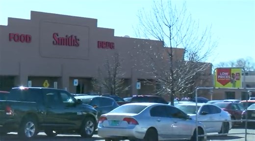One of two Smith’s locations in Santa Fe closing its doors, customers left scrambling