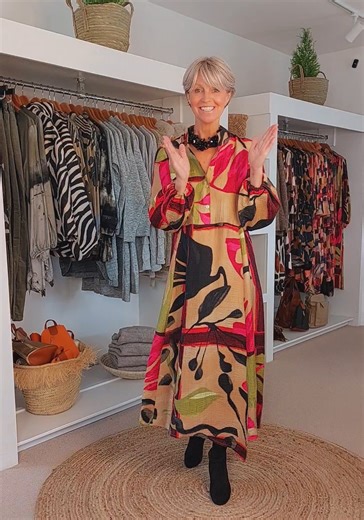 🩷💚Autumn/ winter collection. Express Video 2 . 🦓Please note that the zebra print jacket in the background is no longer available❗ 🩷💚IMPORTANT. Pattern placement is different on all sizes. 🩷💚 To order. Please send a direct message. We ask for payment via bank transfer if processing orders via message. If you would rather pay by card, please just let us know and we can send you a card payment link. We post Royal Mail tracked, which is £4.50 🩷💚 Measurements. A= armpit to armpit. L= length 