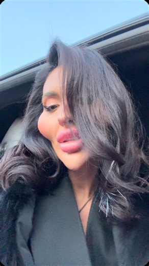 Anastasiia👑 on Instagram: "новий трек мого талановитого @egor_mua 🤍 А ще колір новий та зачіска😊😻"