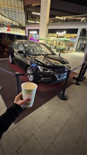 العروض هناك @Riyadh Park مو طبيعية فعلًا 😭🔥 كل شوي تلقين شيء عليه خصم وتطلعين بأكياس بدون ما تحسين 🛍️✨ ومو بس تسوق… مطاعم وكافيهات وأجواء تخليك تقعدين اليوم كله 😍☕️ والأحلى؟ 🚗 سحب على سيارة! بس تزورين المول وتمسحين الباركود ويمكن تفوزين 👀✨ آخر موعد 15 مايو وبرضو فعاليات العيد جاية 🎉Ad يعني لا يفوتكم الرياض بارك 😍 #الرياض_بارك #الرياض #عروض_الرياض #مولات_الرياض #هامات