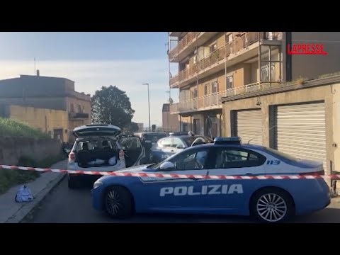 Mamma si lancia dal terzo piano con i 3 figli