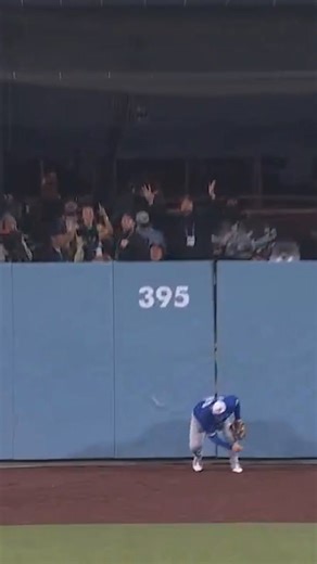 Freddie Freeman does it again! Walk-Off Solo Blast deep into the California night