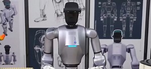 Robot umanoidi cinesi sempre più reali: Dobot avvia la produzione di Atom