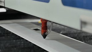 Une machine de découpe au laser : vidéo de stock (100 % libre de droit) 3944414837 | Shutterstock