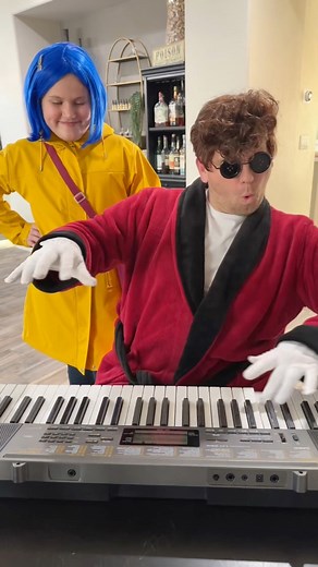 🎵Making up a song about CORALINE🎶 #halloweencostumes #coraline | Melissa Weiss - The Weiss Life