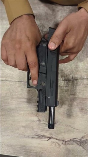 Sig Sauer P226 Airgun #bbgun #airsoftcqb #airsoftgun #airsoft #sigsauer #gunreview #gunshorts