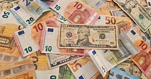 Le dollar et l'euro s'effondrent sur le marché informel des devises à Cuba