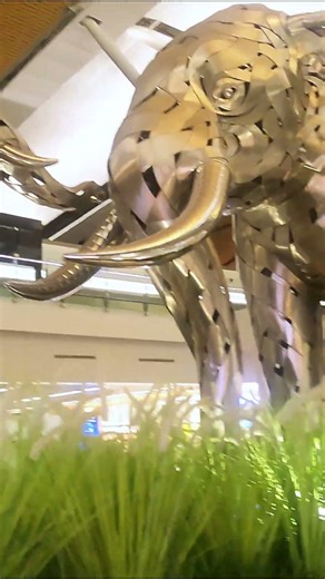 ❤️The Giant Metal Elephants of Bangkok Airport! 🐘✨ #shorts