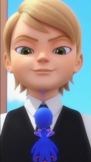 Duusu's new holder 🦚😮 #miraculousshorts