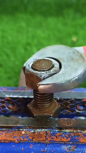 This nut is installed in this easy way⚡😱🔥 #bolt #install #shorts #electrical #tools #trending #viral
