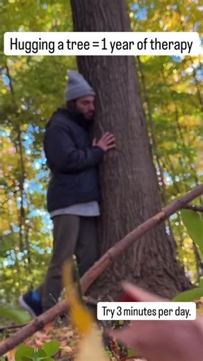 Hugging a tree = therapy