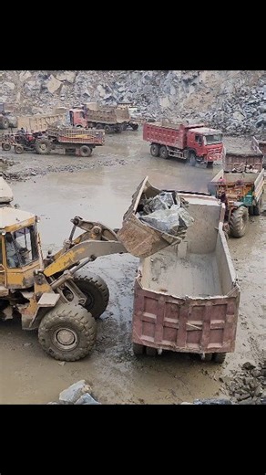 Massive Caterpillar 966D Loader: Heavy Rock Loading in Dangerous Mountain Terrain! 🏔️🚜 Watch the power of the Caterpillar 966D (DB) as it tackles the toughest rock-loading tasks deep in the mountains! 🏔️ In this video, we’re pushing this compact but mighty loader to the limit, filling up dumper trucks and tractor trolleys with heavy side rocks. Mountain operations are never easy—the paths get rough, and the loads are heavy, but Truck Care TV is here to show you how the pros handle it. From pr