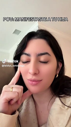 Victoria Sotolongo canta 'Las Mañanitas' con alegría