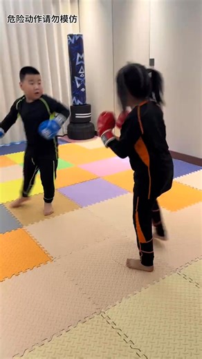 F.S.T on Instagram: "老弟今天发挥不错，老姐都摔好几次了 #自由搏击 #reels #funny #childhood #happy"