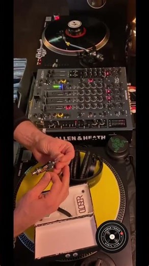 End of the session… vinyl still spinning. #electronicmusic #vinyl #housemusic #techno #trancemusic