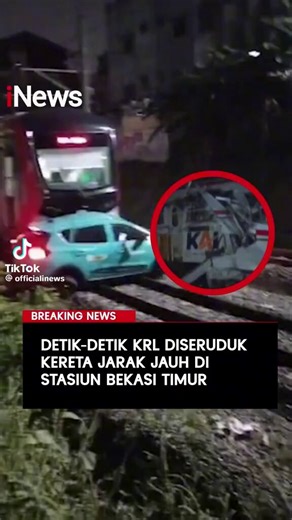 🚨 UPDATE KECELAKAAN KERETA DI BEKASI TIMURMalam ini (Senin, 27 April 2026) terjadi kecelakaan beruntun di area Stasiun Bekasi Timur.Kronologi:Taksi listrik Green SM tersangkut/mogok di perlintasan sebidang Bulak Kapal → tertabrak KRL Commuter Line arah Cikarang. Taksi hancur parah di bagian samping dan depan.Akibatnya KRL berhenti mendadak. Tak lama kemudian, KA Argo Bromo Anggrek (Gambir - Surabaya) menabrak gerbong belakang KRL (gerbong perempuan) hingga ringsek keras.Beberapa penumpang luka-