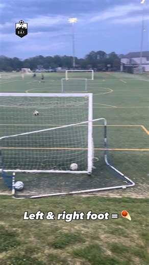 Change of direction to open up the back post shot ☄️#football #futbol #explore #soccer #footballer