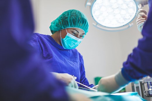 How to Choose the Best Spine Surgeon in Florida