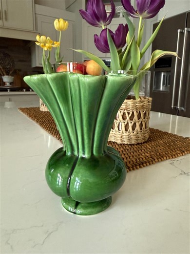 Vintage Shawnee Pottery Green Art Deco Style Vase #974 Made in the USA - Etsy