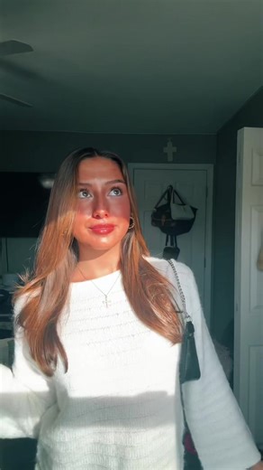 fuzz flying bc my sweater 😏 #me #christmas #fit #winter