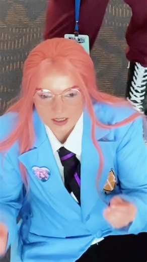 Chaos of Alien Stage Cosplay Expressed in Vivid Clips