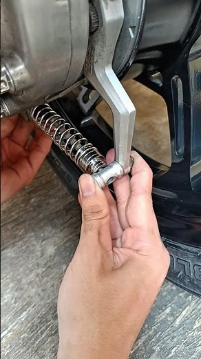 Titanium brake drum spring