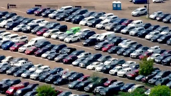 Parking fills fast on opening day at the Minnesota State Fair