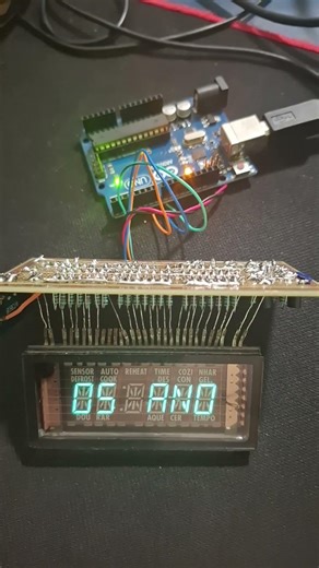 VFD controlado por Aduino, ATTiny, ESP32, 75HC595 em cascata
