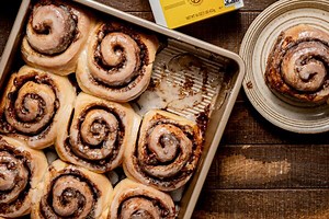 Iced Cinnamon Rolls | Domino® Sugar