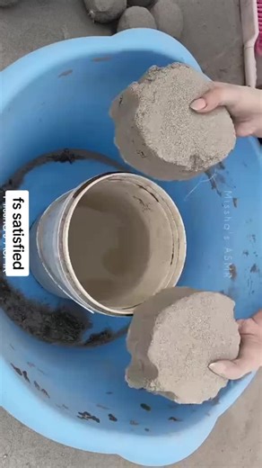 Experiencing the Soothing ASMR of Fine Sand in Water